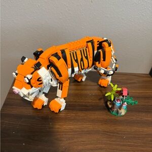 LEGO Tiger Building Set